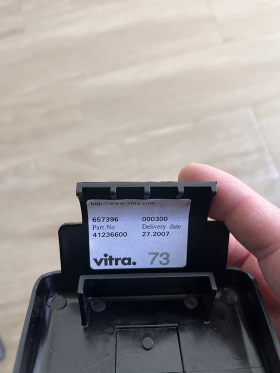 Image 1 of Set di 2 poltrone originali Vitra Eames EA 124 Lounge – Rosse