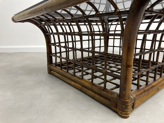 Image 1 of Table basse vintage en bambou avec plateau en verre