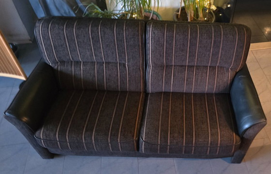 Image 1 of Sofá y sillón clásicos, de buena calidad y con una comodidad de asiento excepcional.