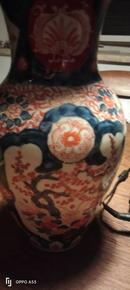 Japanische Imari Vase blau/rot. Handbemalt. Höhe 30 cm. Oberer Durchmesser 12 cm