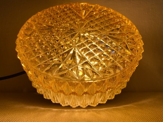 Plafoniera Vintage Geometrica in Vetro Pressato, Anni '70 – Plafoniere (photo 3 of 15)