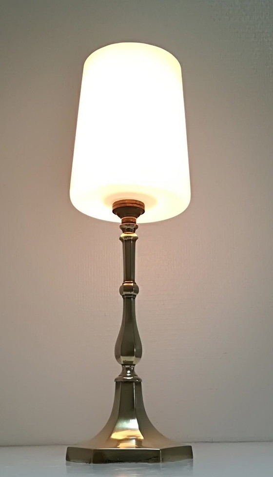 Image 1 of lampe laiton verre opalin années 60