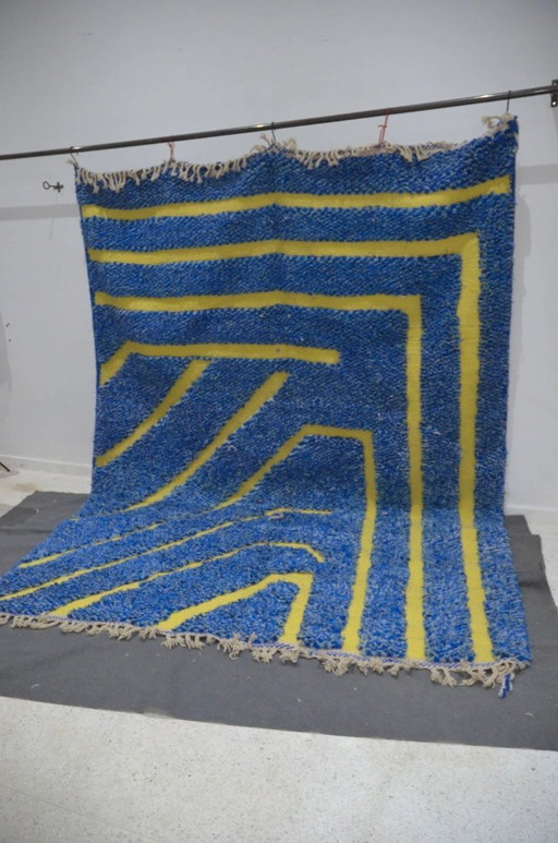 Luxe Beni Mrirt vloerkleed XXL blauw & geel – handgeweven wol (330×250 cm)