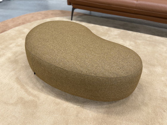 Image 1 of Eyye Kivi Comma pouf Bardal in tessuto senape 98x61xH33