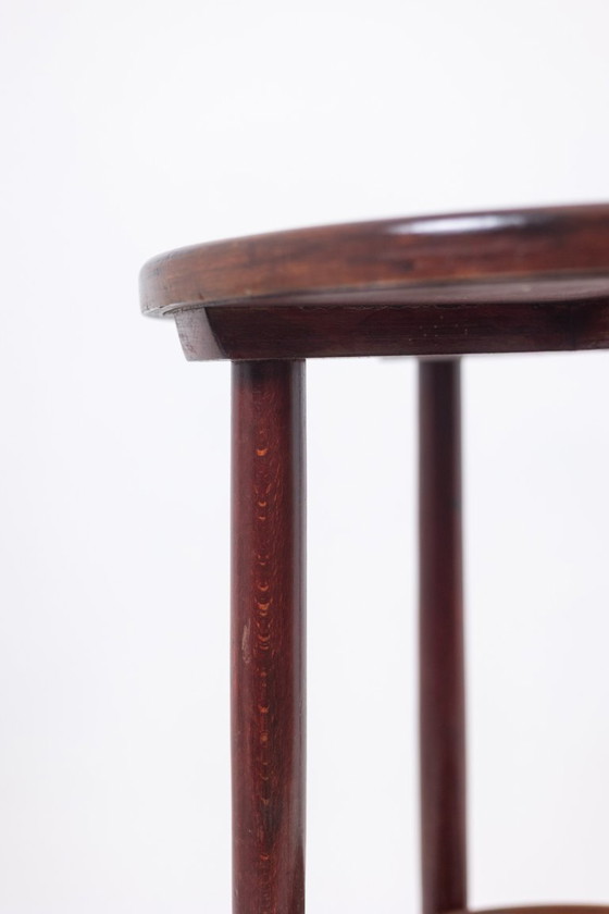 Thonet. Pair of two-tiered pedestal tables in stained beech. 1900s. – Side tables, Other (photo 15 of 18)