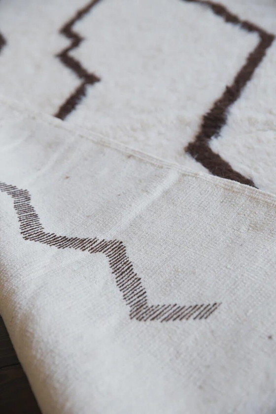 Image 1 of Tapis en laine traditionnelle marocaine fait main 1,5/2,5 m