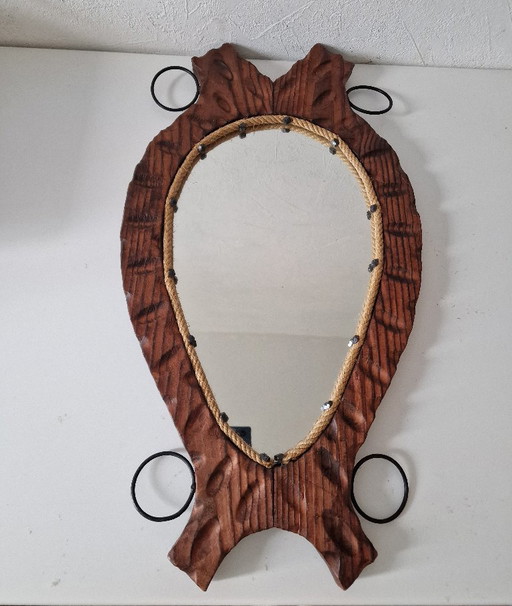 Specchio brutalista in legno e corda, forma libera