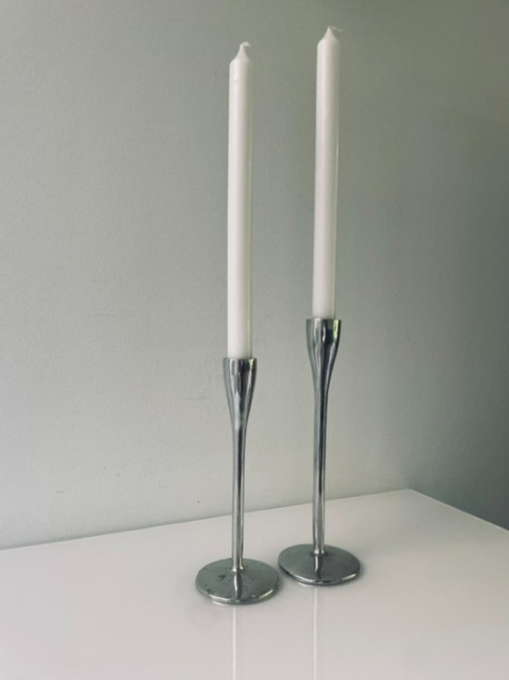 Image 1 of Juego de 2 portavelas de aluminio con diseño especial – Diferentes alturas