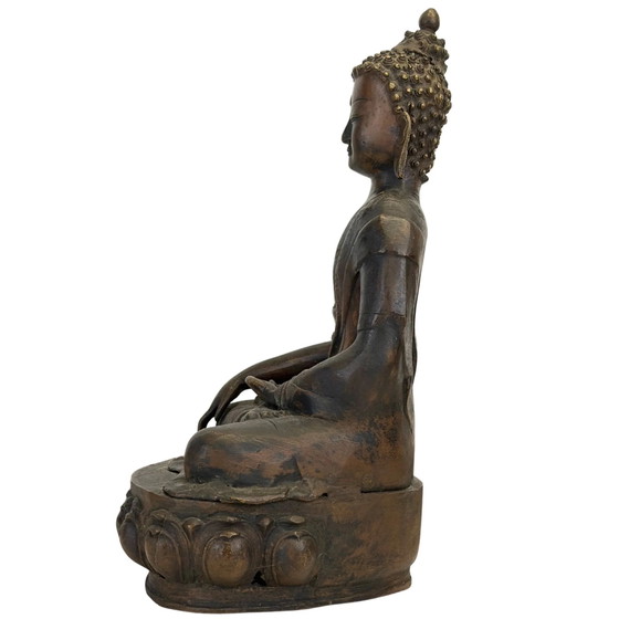 Monumentale 18e-eeuwse Boeddha Shakyamuni uit Ladakh — Vuurverguld Brons – Beeldhouwkunst (photo 7 of 11)