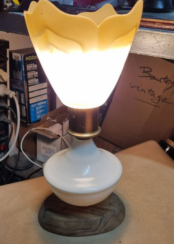 Image 1 of Handwerkliche Lampe Opaline Gelb