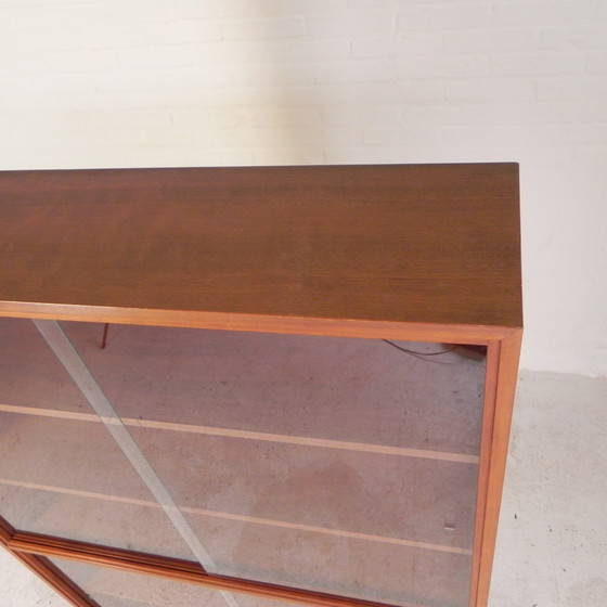 Image 1 of Vetrina con 4 ante scorrevoli in vetro, Musterring, anni '60