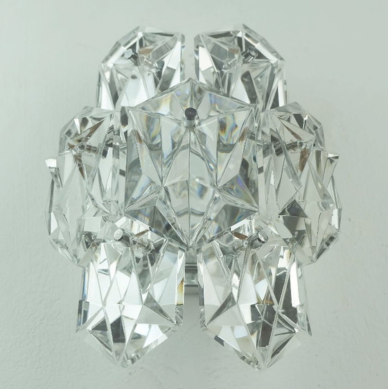 Image 1 of Elegante aplique de mediados de siglo con prismas de cristal y cromo de Kinkeldey, década de 1960.