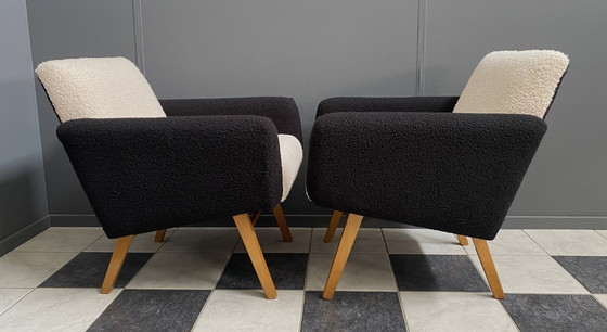 Image 1 of set black and White boucle lounge chairs 1960s