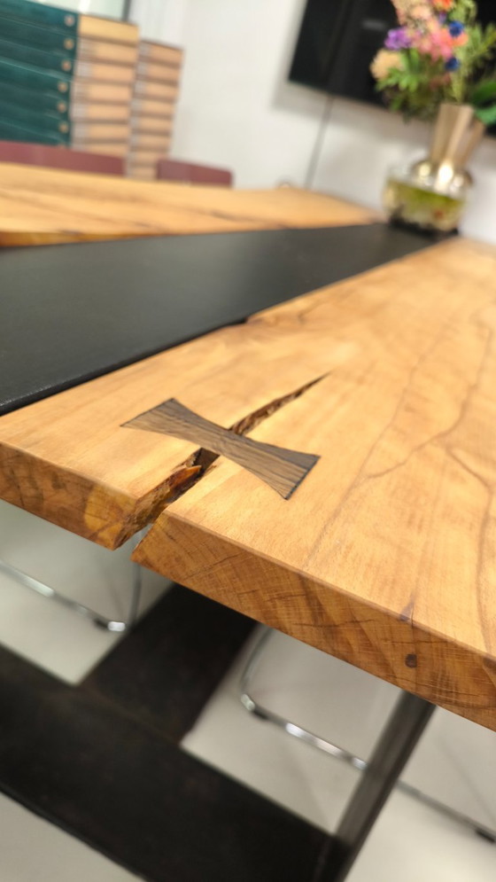 Image 1 of Unieke massief houten / metalen tafel