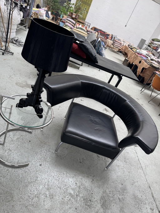 Causeuse Ego Form tullip + lampe Kartell + table Eileen Gray