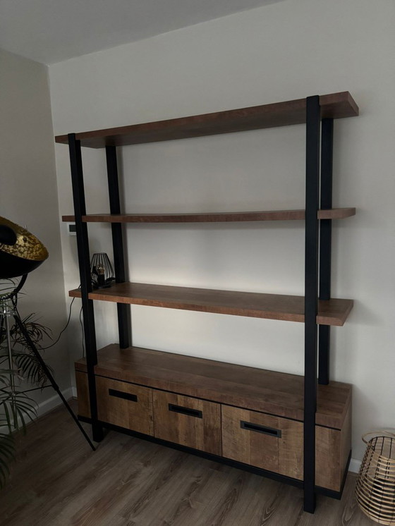 Image 1 of Intérieur (Livre) Armoire