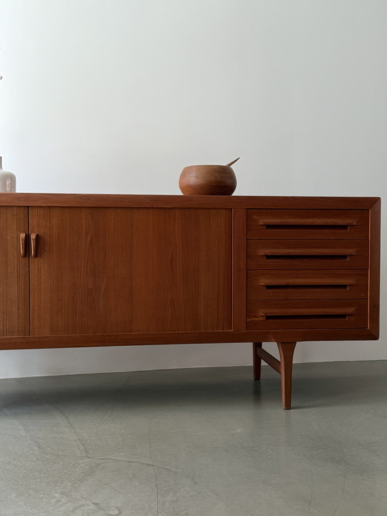 Image 1 of Ib-Kofod Larsen para aparador de teca Faarup Mobelfabrik, Dinamarca, años 60