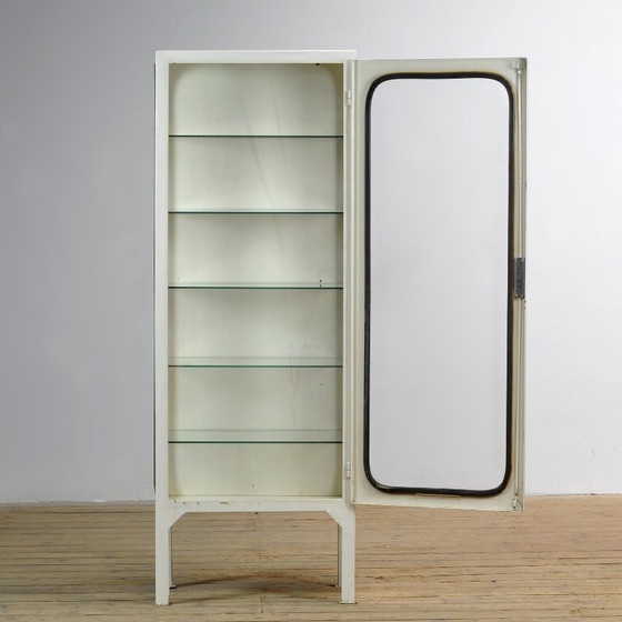 Armoire médicale vintage, années 1970 – Vitrines, Glass, Metal (photo 4 of 9)