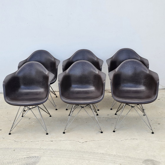 Image 1 of Armchair EAMES DAR HERMAN MILLER