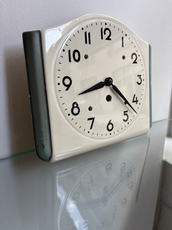 Vintage Ceramic Art Deco Clock – Cream & Green – 1930s/40s – Metal (photo 2 of 5)