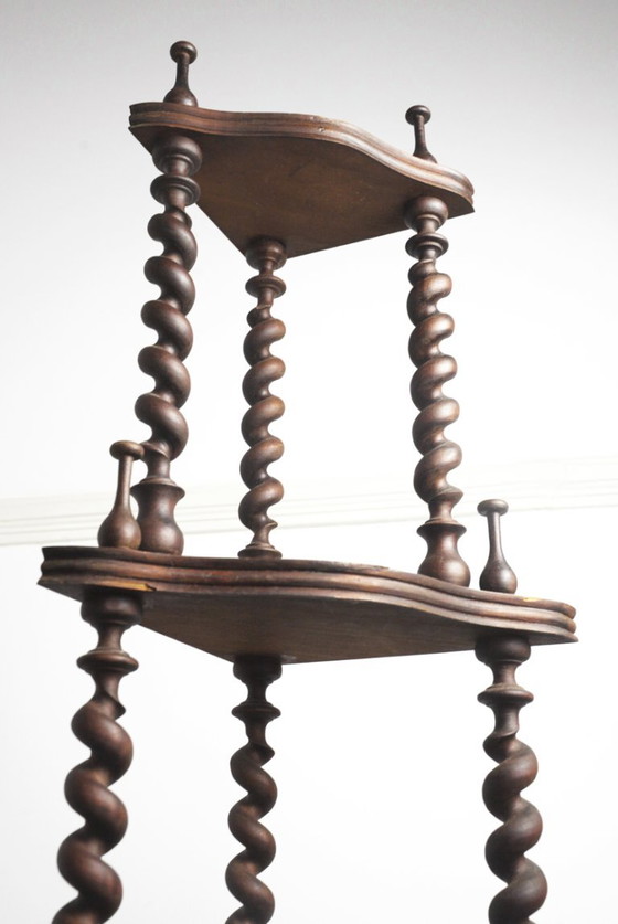 Traditioneel Gerstekorrel Hoekrek in Donker Ebbenhout, Vintage Massief Houten Vitrinekast, Wandrek, Bruin (foto 15 van 19)