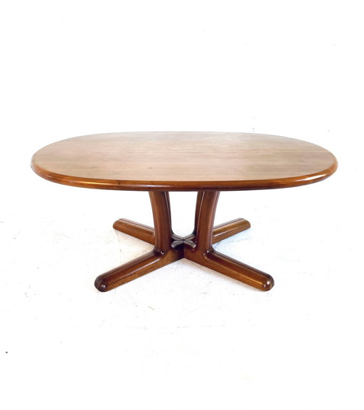 Vintage oval Teak coffee table, Dyrlund '70s