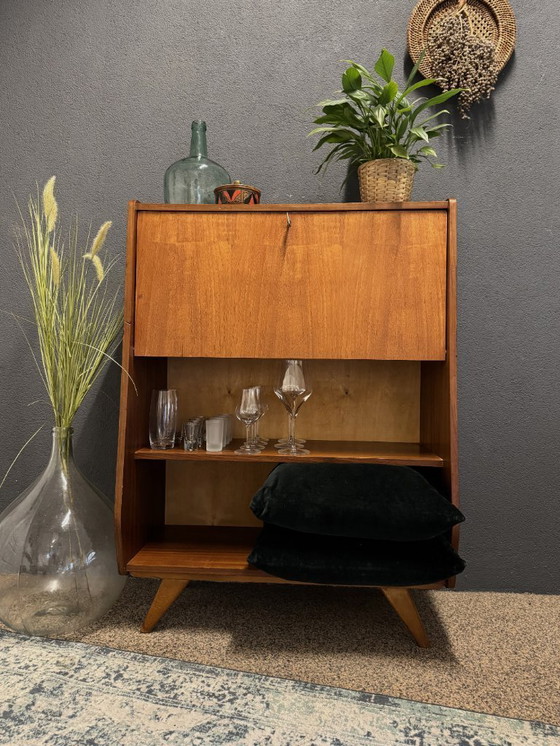 Image 1 of Vintage teak drankkastje met schuine pootjes (Jaren '60)