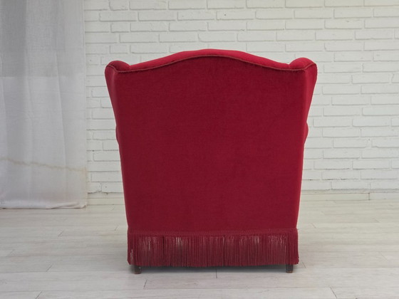Image 1 of 1960s, fauteuil danois, velours rouge, pieds en hêtre.