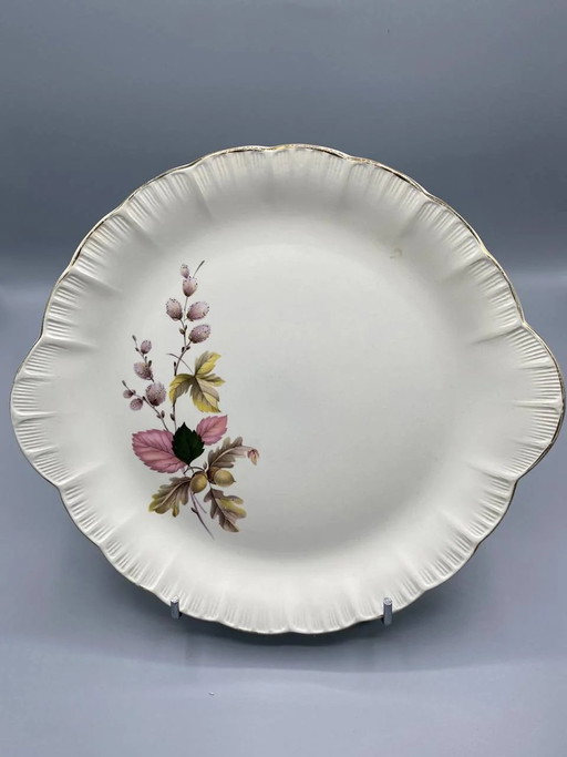 Piatto in maiolica con decorazioni a orecchie, collezione Vigny, design botanico autunnale, finiture in platino, di Digoin