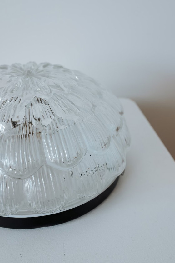 Image 1 of Lampada da soffitto vintage con fiore rotondo in vetro, anni '70