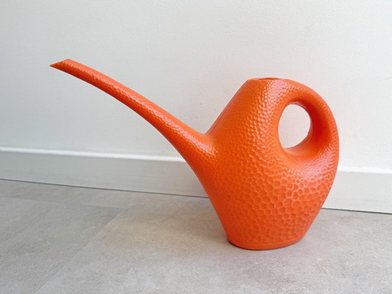 1x Vintage Orange Plastic Vitri Watering Can - 2 Liters - Space Age Design – Garden accessories (photo 3 of 7)