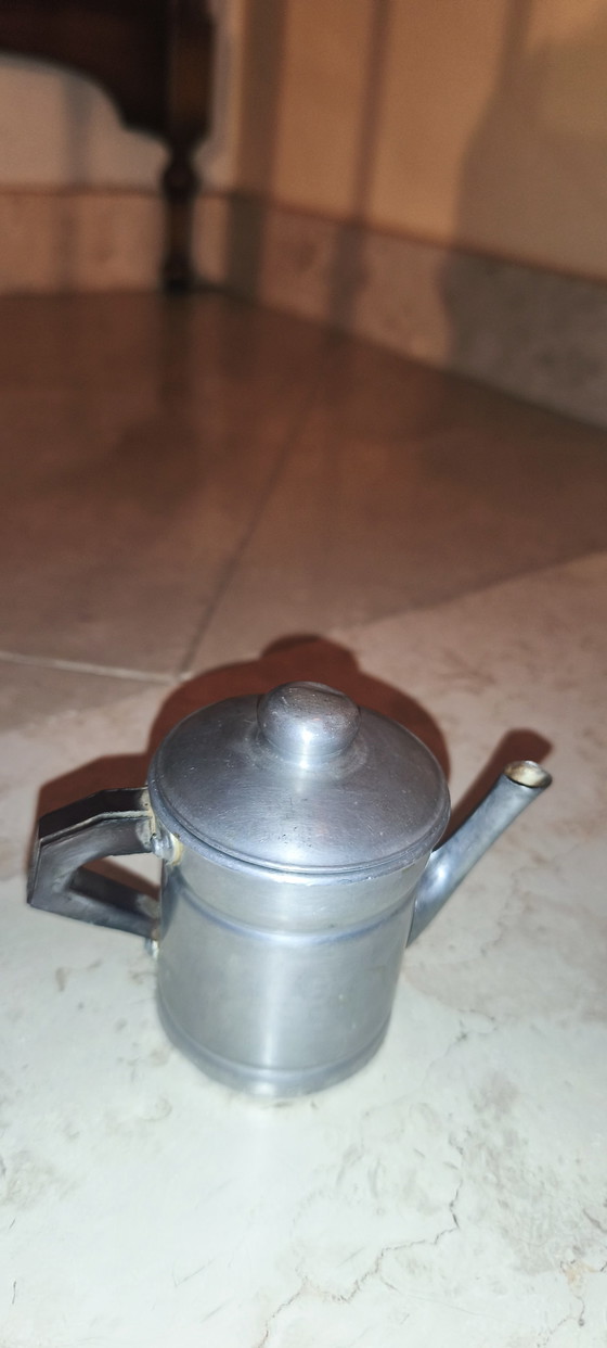 Set antiker Moka-Kannen mit aufgesetztem Milchkessel – Küchenzubehör, Plastic, Aluminium (photo 4 of 9)