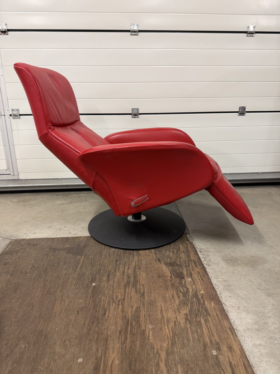 Image 1 of Poltrona reclinabile Jori Symphony Konia in pelle rossa, taglia Mini, modello Mono-move, recentissima.