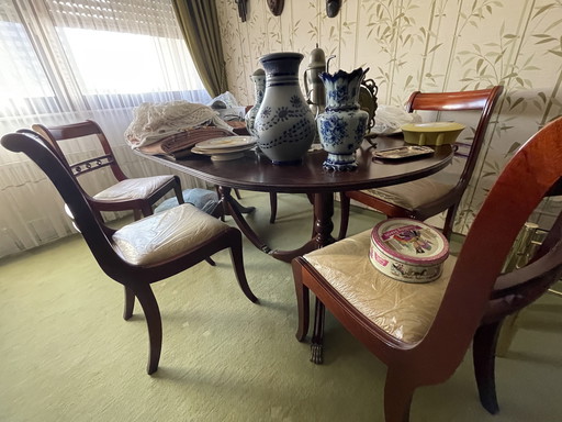 Esszimmer Tisch mit Verlängerungen en seinen 6 Stühlen