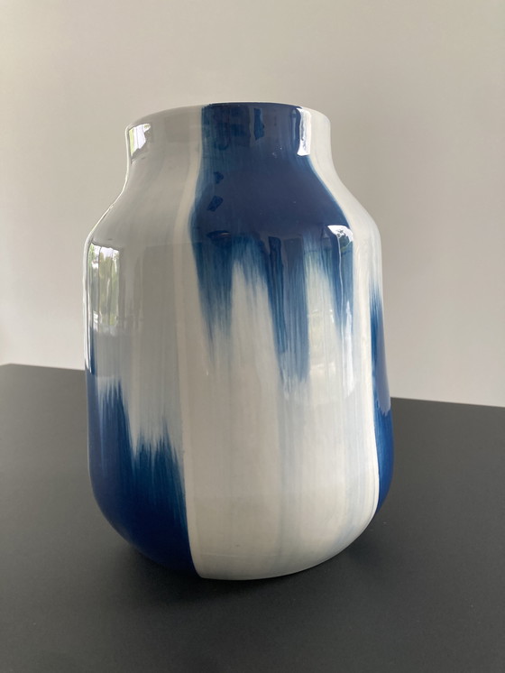 Image 1 of Vaso con moderno motivo a righe