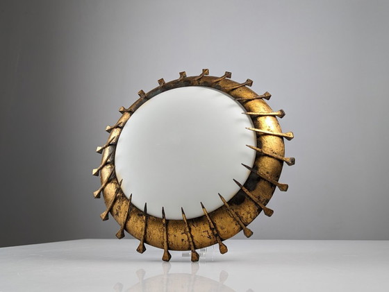 Image 1 of Lampe solaire Forged Nails, feuille d'or et verre opalin, France, années 1950