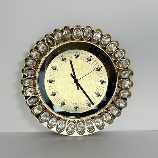 Hollywood regency clock from Junghans, gold and crystal