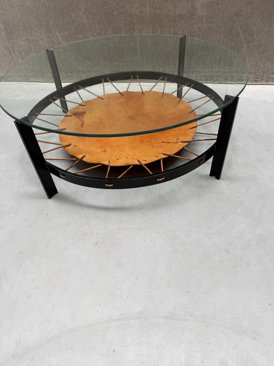 Mid-Century Modern Ronde Salontafel Van Glas, Staal En Leer – Metal, Leather (photo 7 of 9)