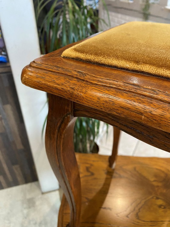 Image 1 of Conjunto de mesa y taburete estilo Luis XV en roble macizo