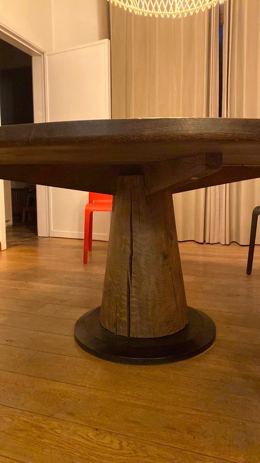 Round oak table 160 cm Design Arnaud de Vinck Brussels