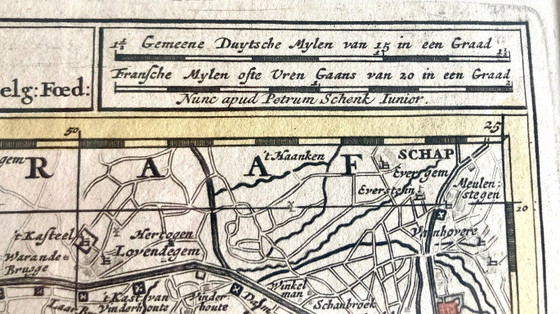 Carte gravée parfaitement encadrée Flandre de 1702 Visscher – Lithographies et sérigraphies, Paper (photo 4 of 5)