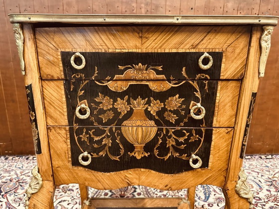 Antiker französischer Beistelltisch – Beistelltische, Metall, Holz (photo 12 of 16)
