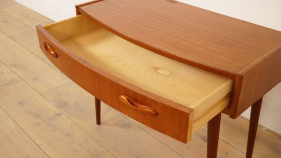 Tavolino vintage in teak con cassetto – Comodini | Anni '60 – Wood (photo 8 of 10)