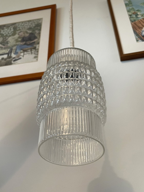 Image 1 of Ensemble de 3 suspensions en verre texturé remises à neuf, style scandinave des années 1970