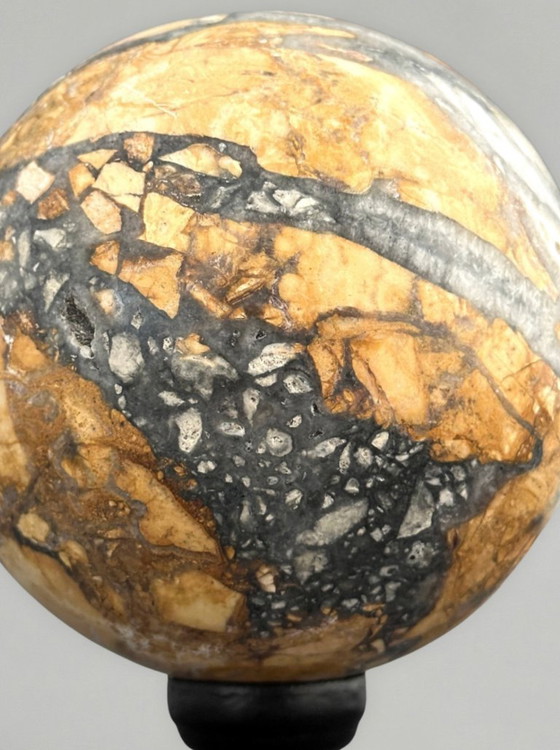 Image 1 of Par de esferas de jaspe Maligano: escultura mineral sobre pedestales.