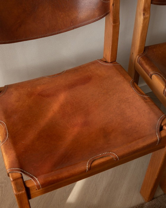 Brutalistische eetkamerstoelen van iepenhout en leer van Maison Regain, jaren 70, set van 4 – Leather (photo 8 of 15)