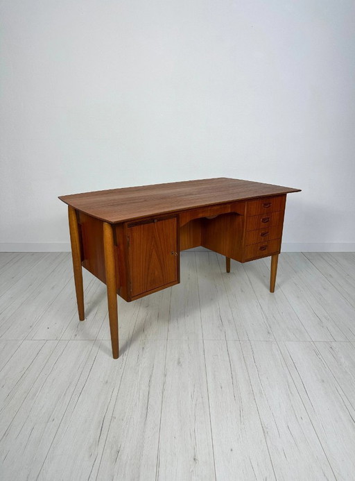 Vintage Curved Danish Teak Writing Desk, Mid-Century Modern Design, 1960s