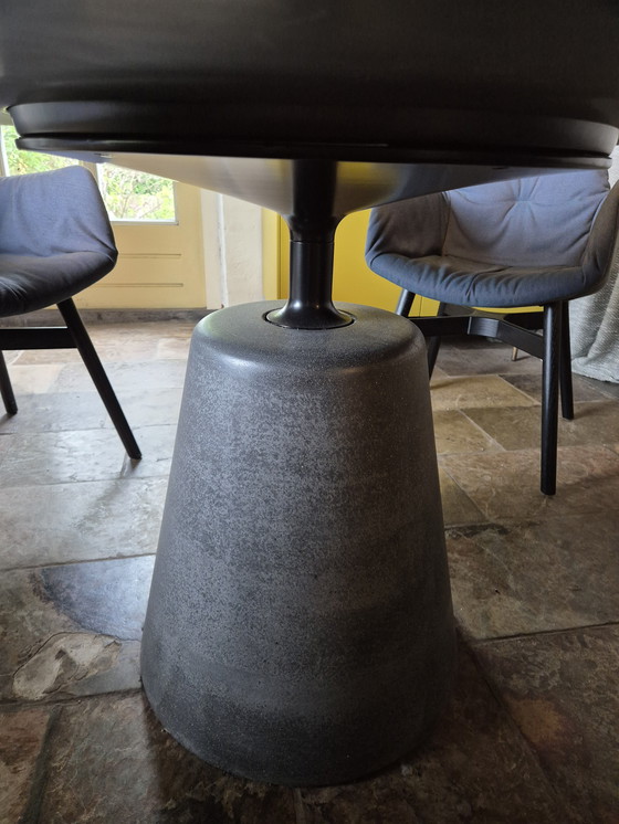 Image 1 of Table MDF Itaia Rock - Diameter 120 cm - Concrete