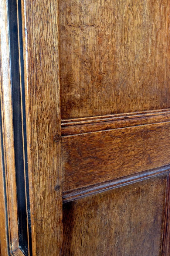 Image 1 of Armario de cojines de Gelderland, hacia 1650/ Gelderland Cushion Cabinet, 1650