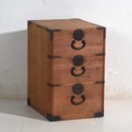 Antique Japanese three-drawer tansu – Meiji Period (c.1890–1926) – Chest of drawers, Iron (photo 8 of 40)